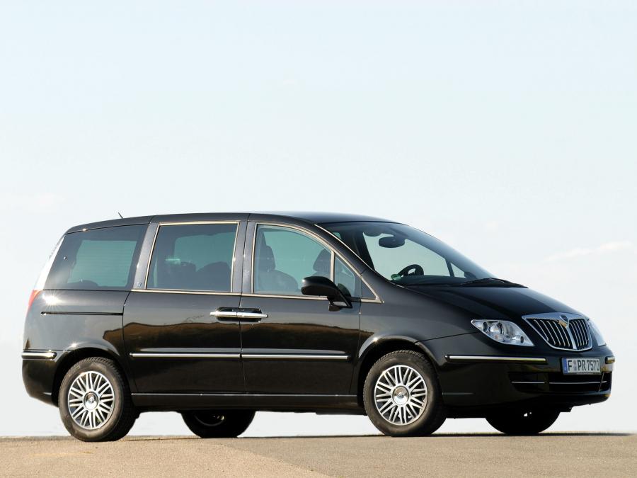  Lancia Phedra 2008 года  (фото 10 из 16)